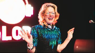 A sueca DJ Gloria, hoje com 79 anos. Foto: Divulgação / G